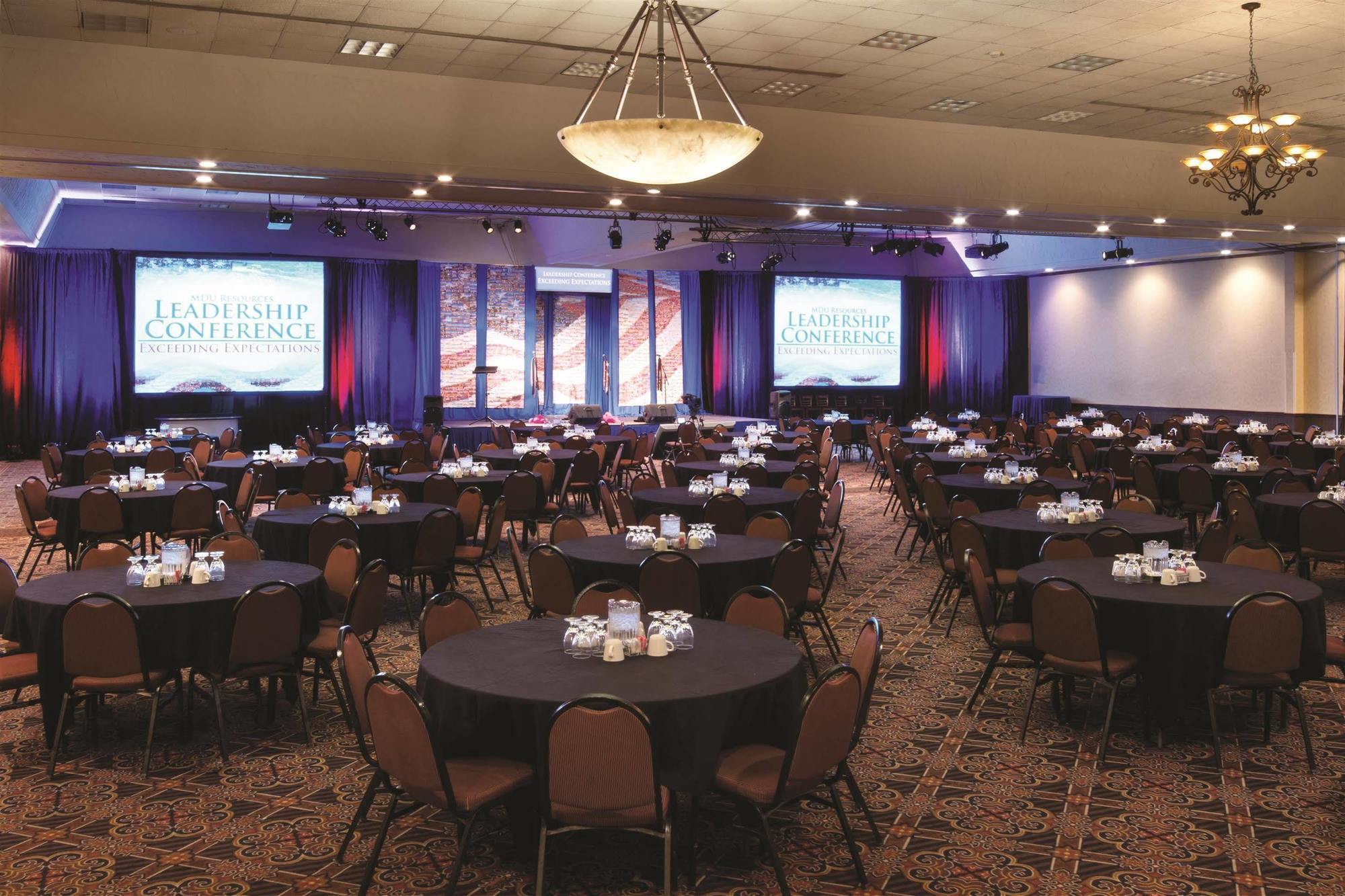 Bismarck Hotel And Conference Center Business photo